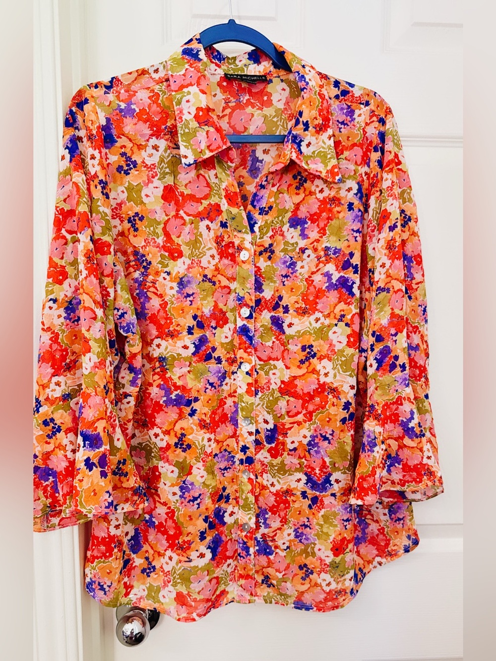 NWOT Sara Michelle Multicolor Floral Button-Up Blouse